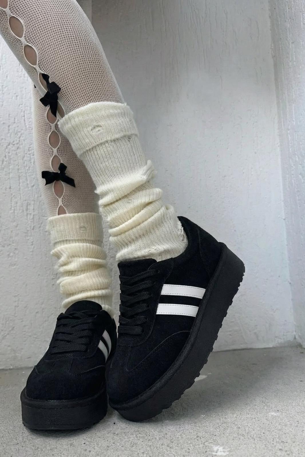 Vireo Black Suede Women's Sneakers