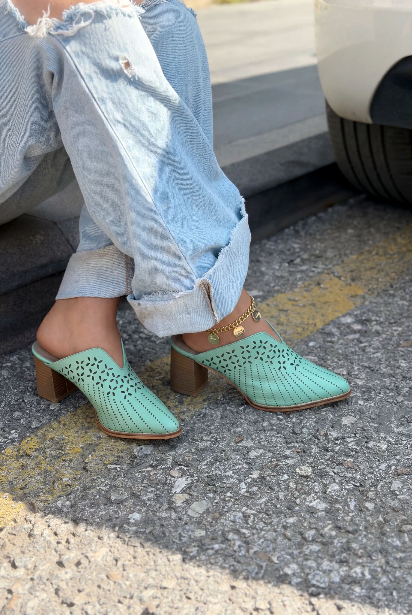 Noravina Aqua Genuine Leather Pumps Mules