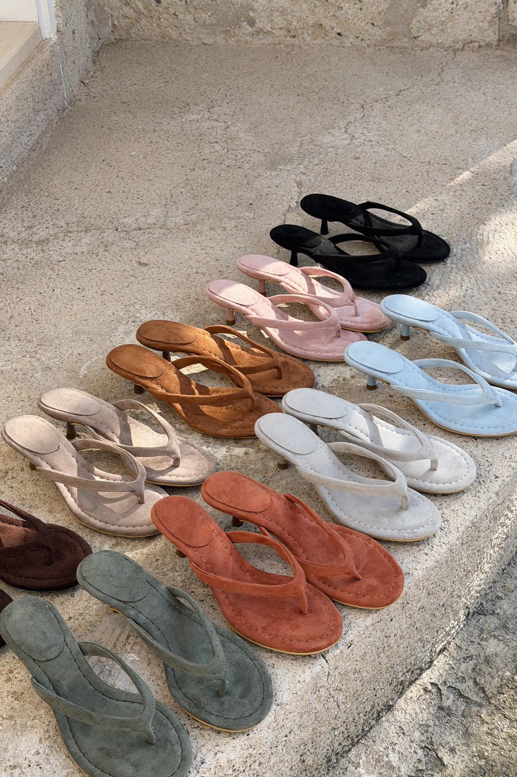 Arlene Taba Suede Pumps Thong Sandals