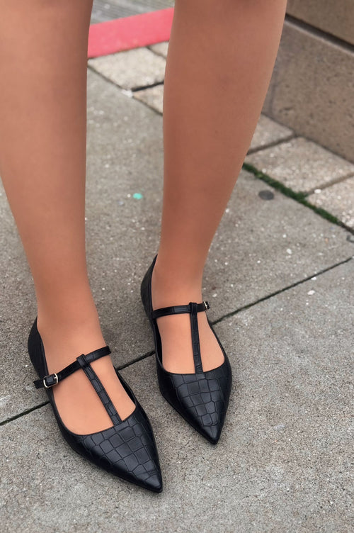Cormel Black Croc-Embossed Faux Leather Women's Flats