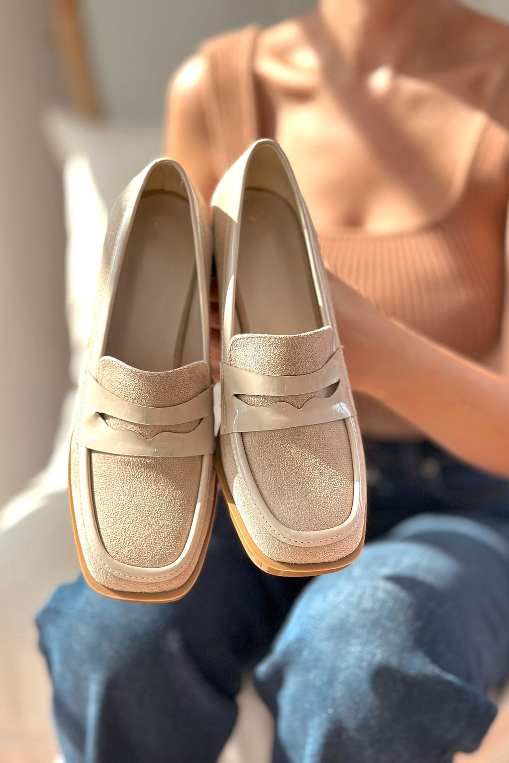 Reymans Beige Suede Women's Pumps