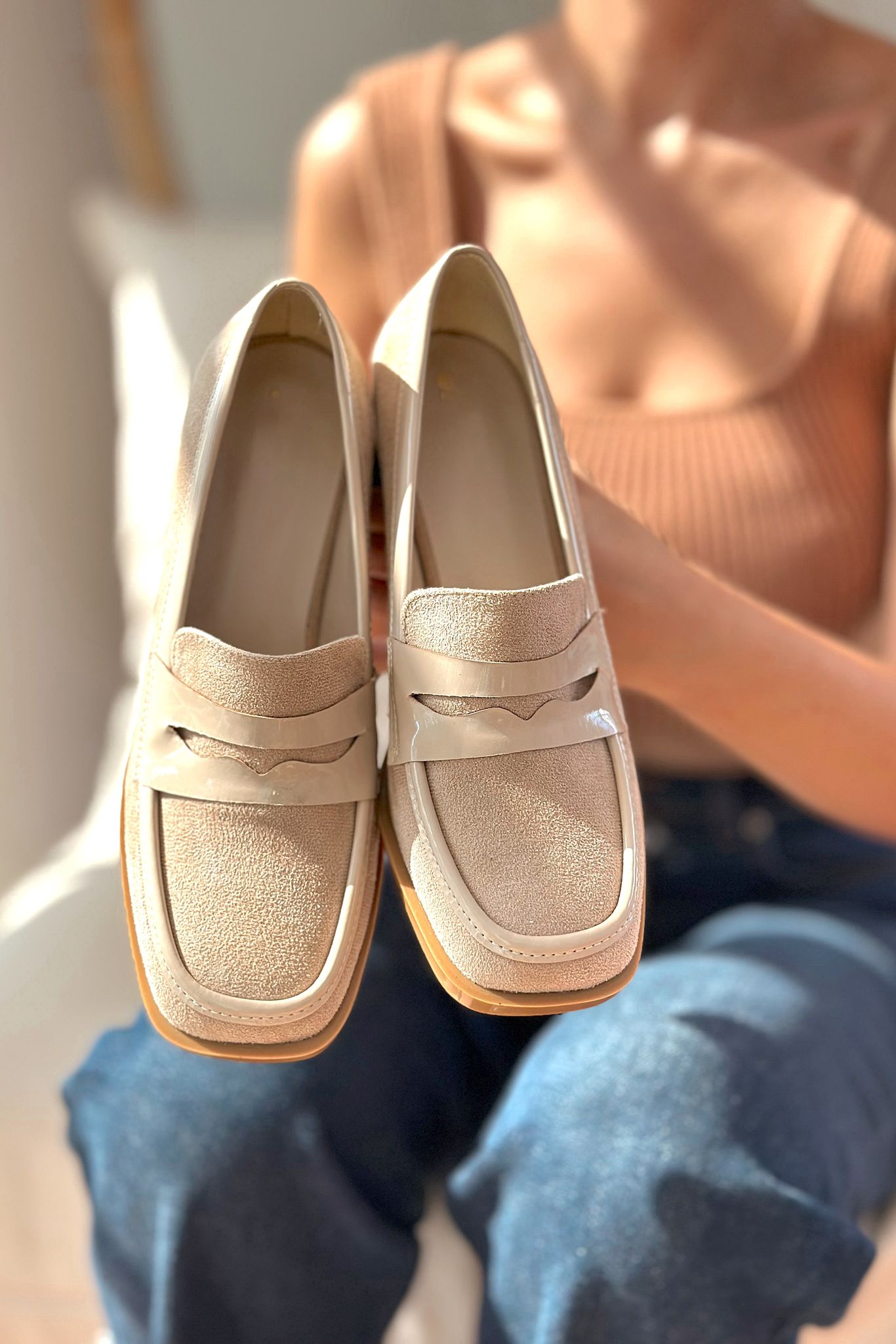 Reymans Beige Suede Women's Pumps
