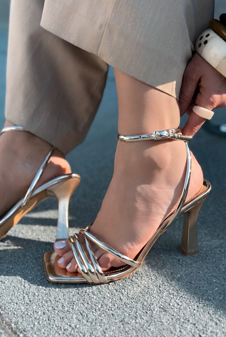 Velisse Gold Patent Faux Leather Women's Pumps Sandals