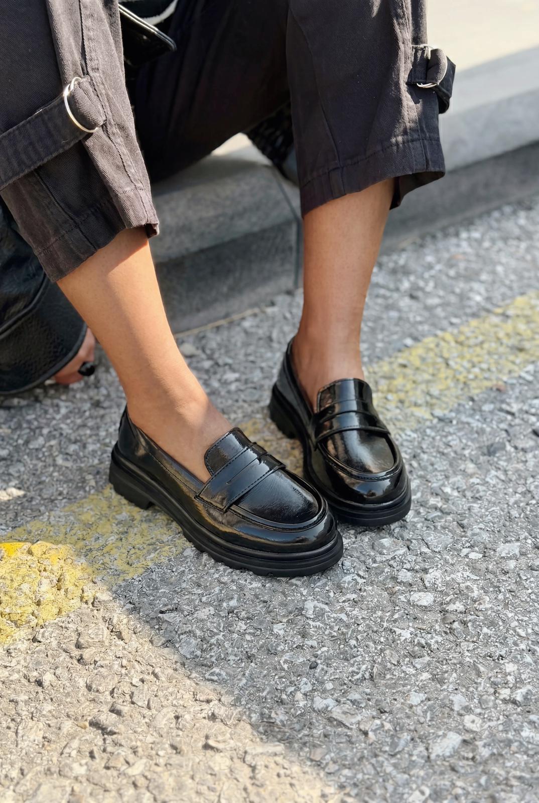 Kastrel Black Crinkle Patent Faux Leather Women's Loafers