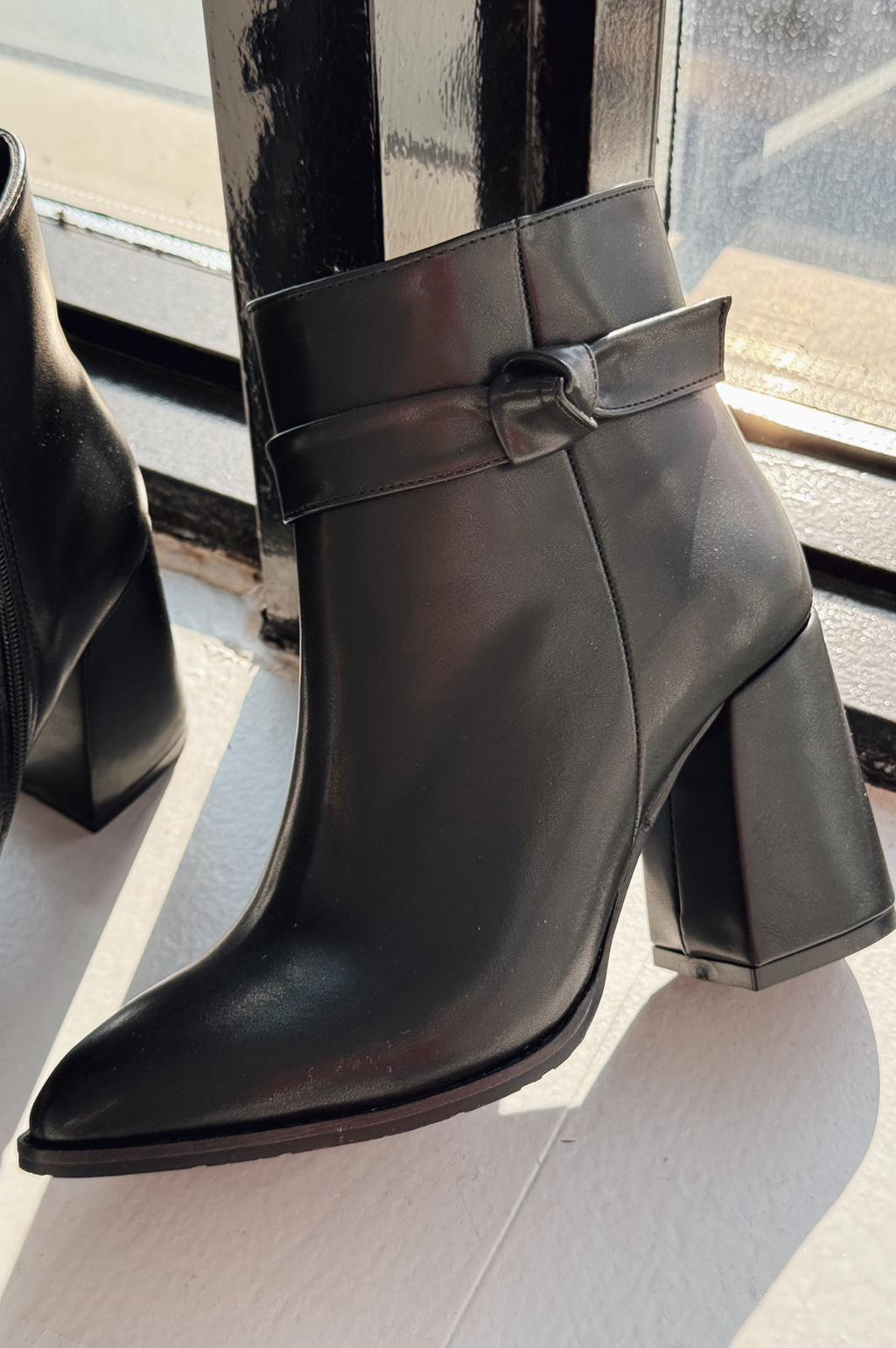 Oxsend Black Faux Leather Bow Detail Pumps Boots