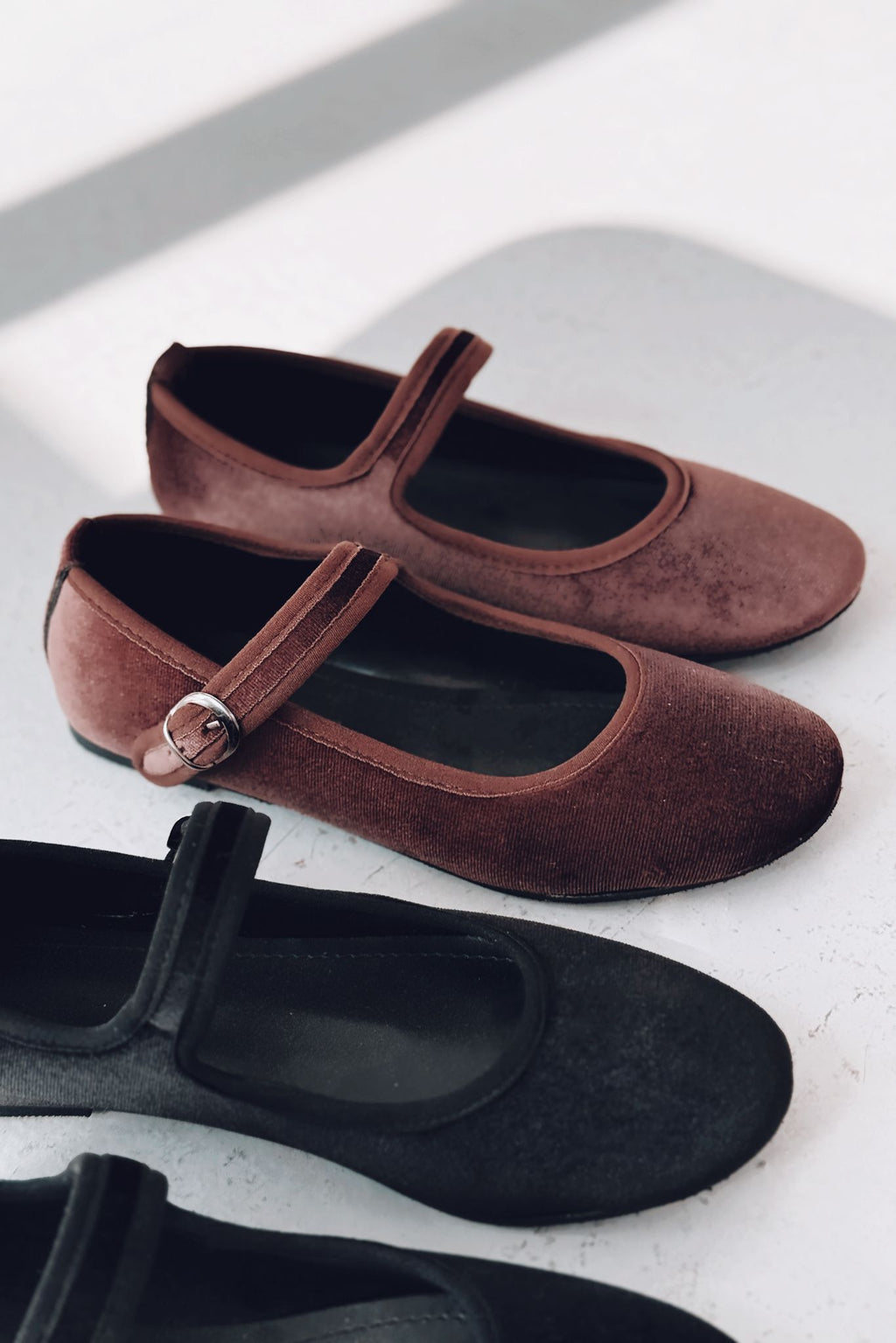Vosinta Dark Brown Velvet Women's Mary Jane Flats