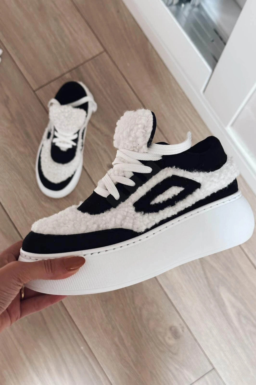 Poffy Black-White Faux Fur Chunky Sole Women's Sneakers