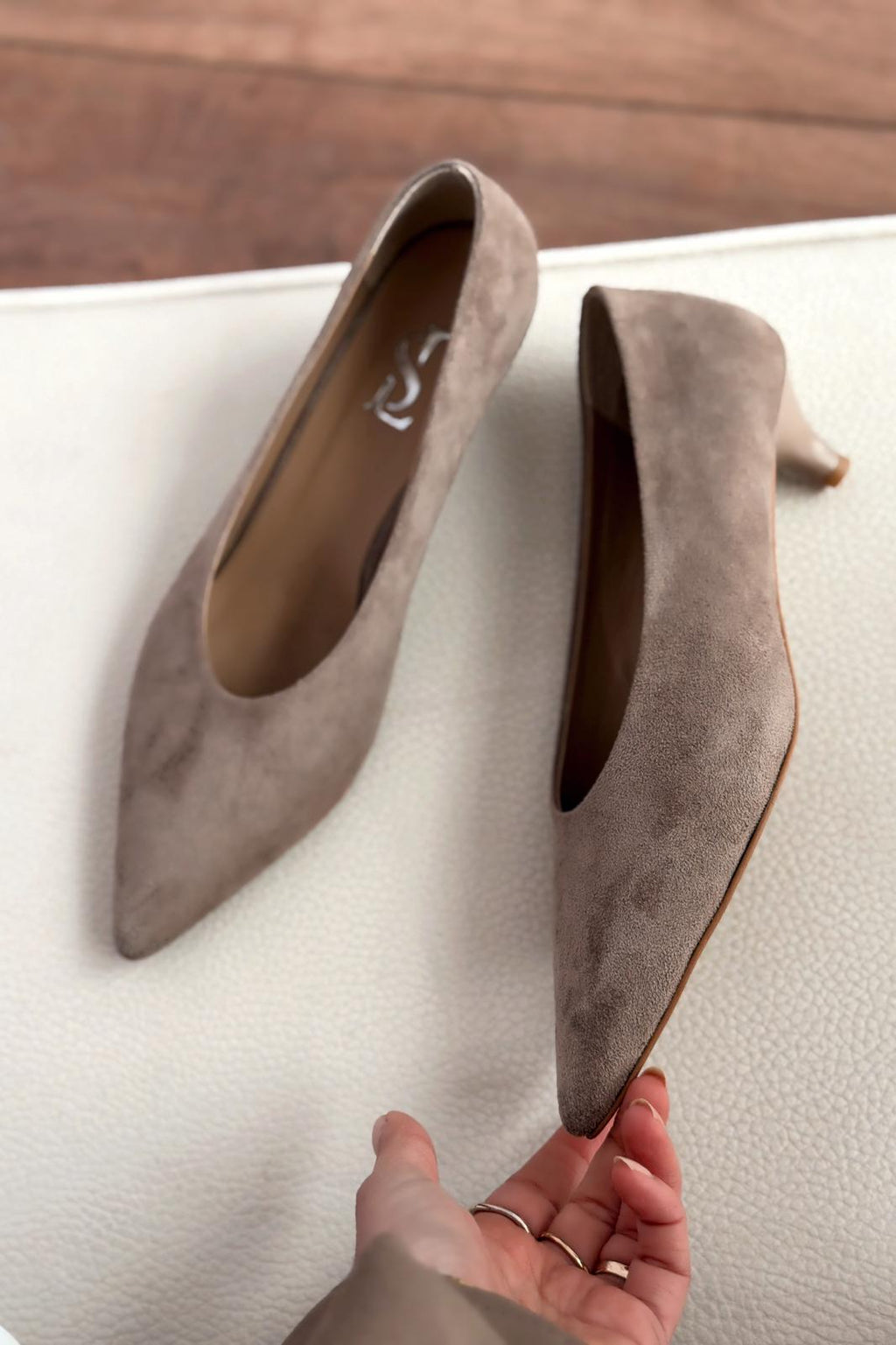Seranis Taupe Suede Women's Pumps