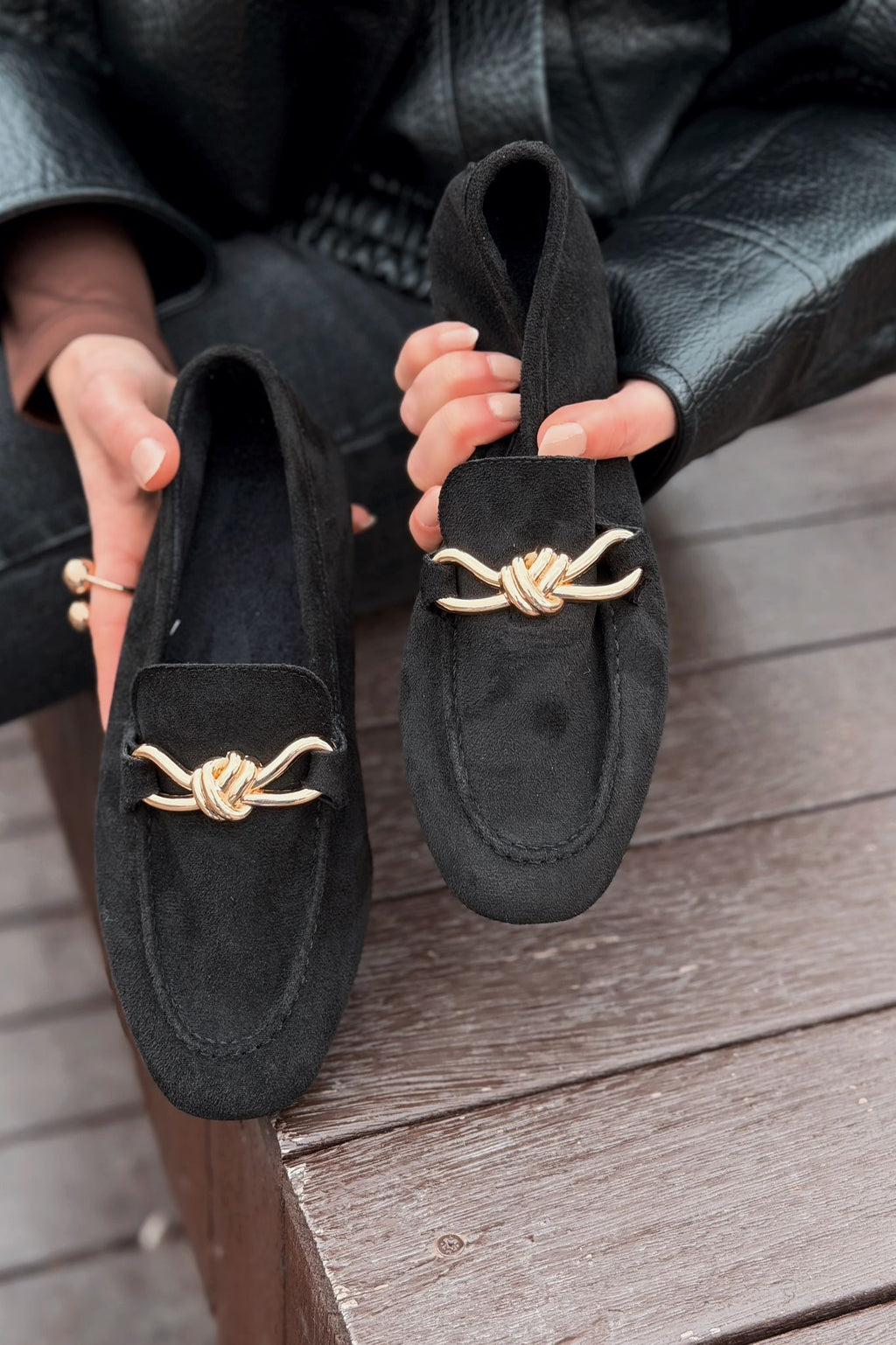 Avelis Black Suede Bow Detail Women's Loafers