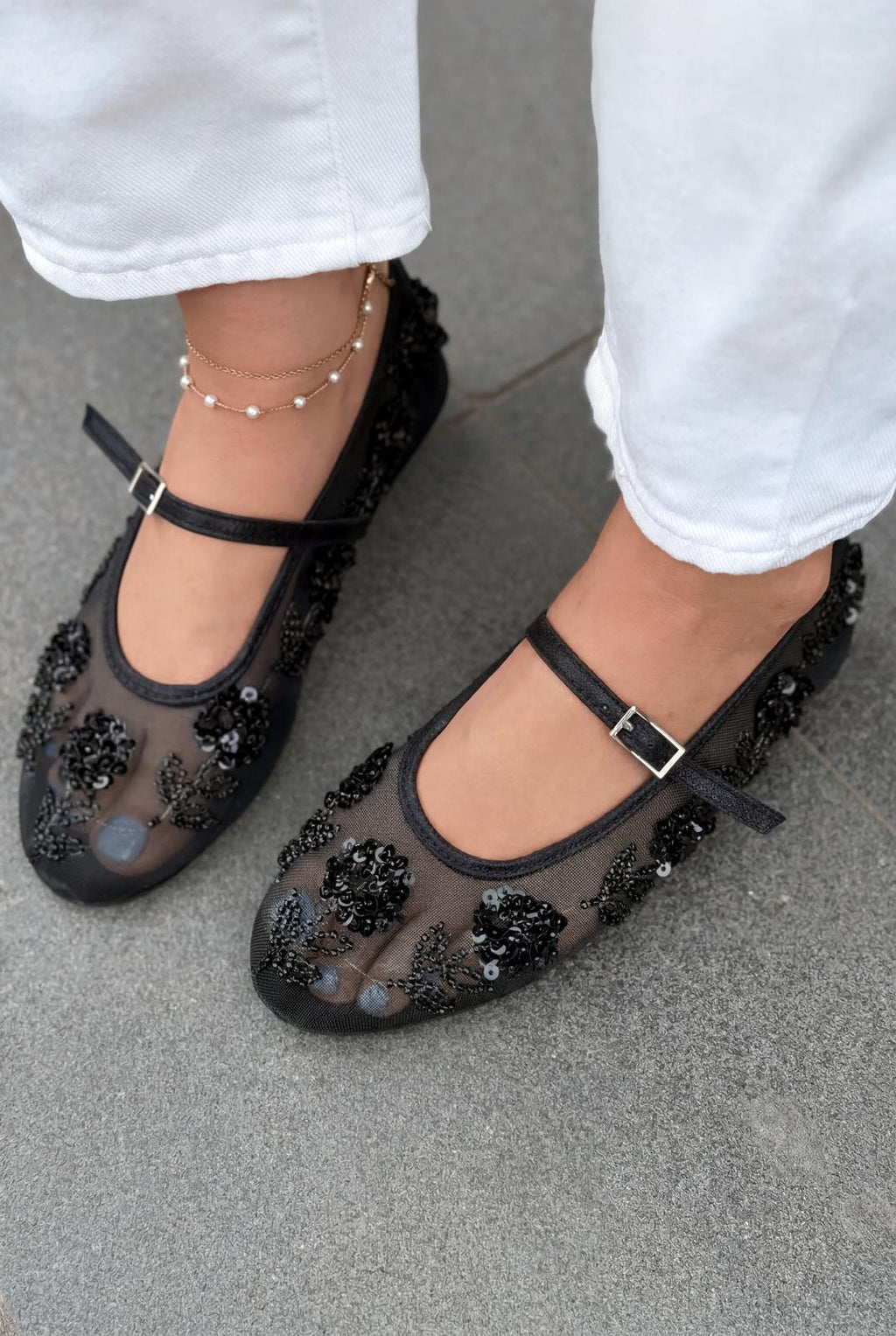 Telora Black Textile Women's Embroidered Flats