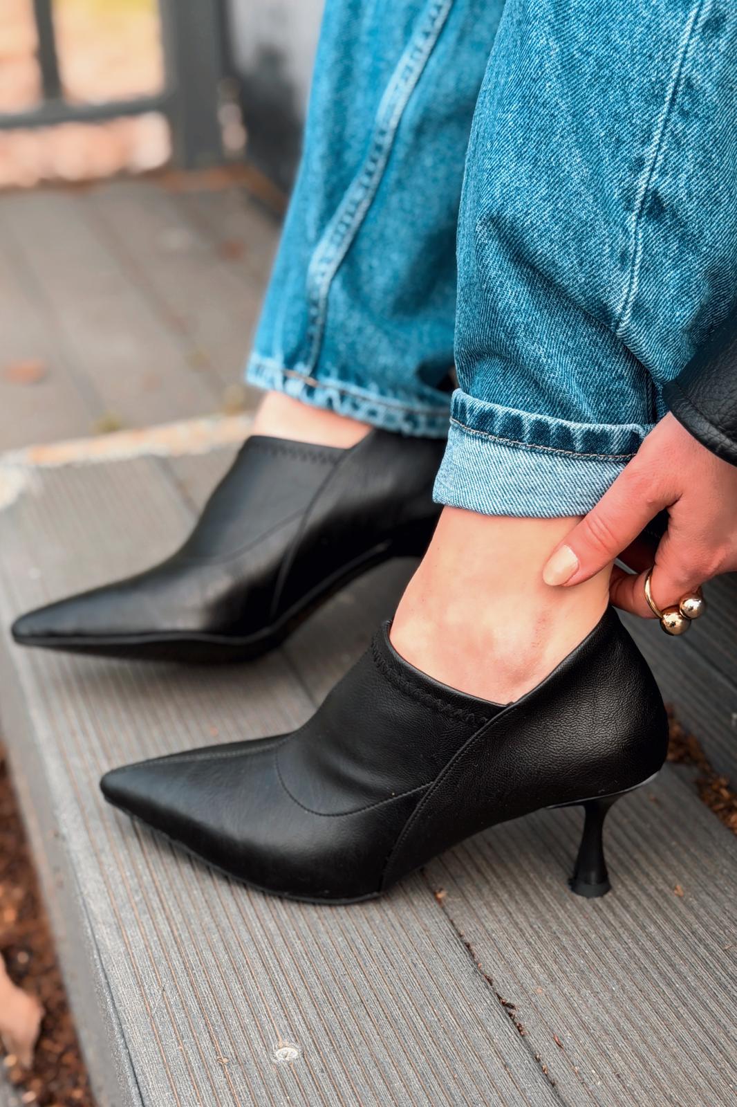 Olia Black Faux Leather Women's Pumps