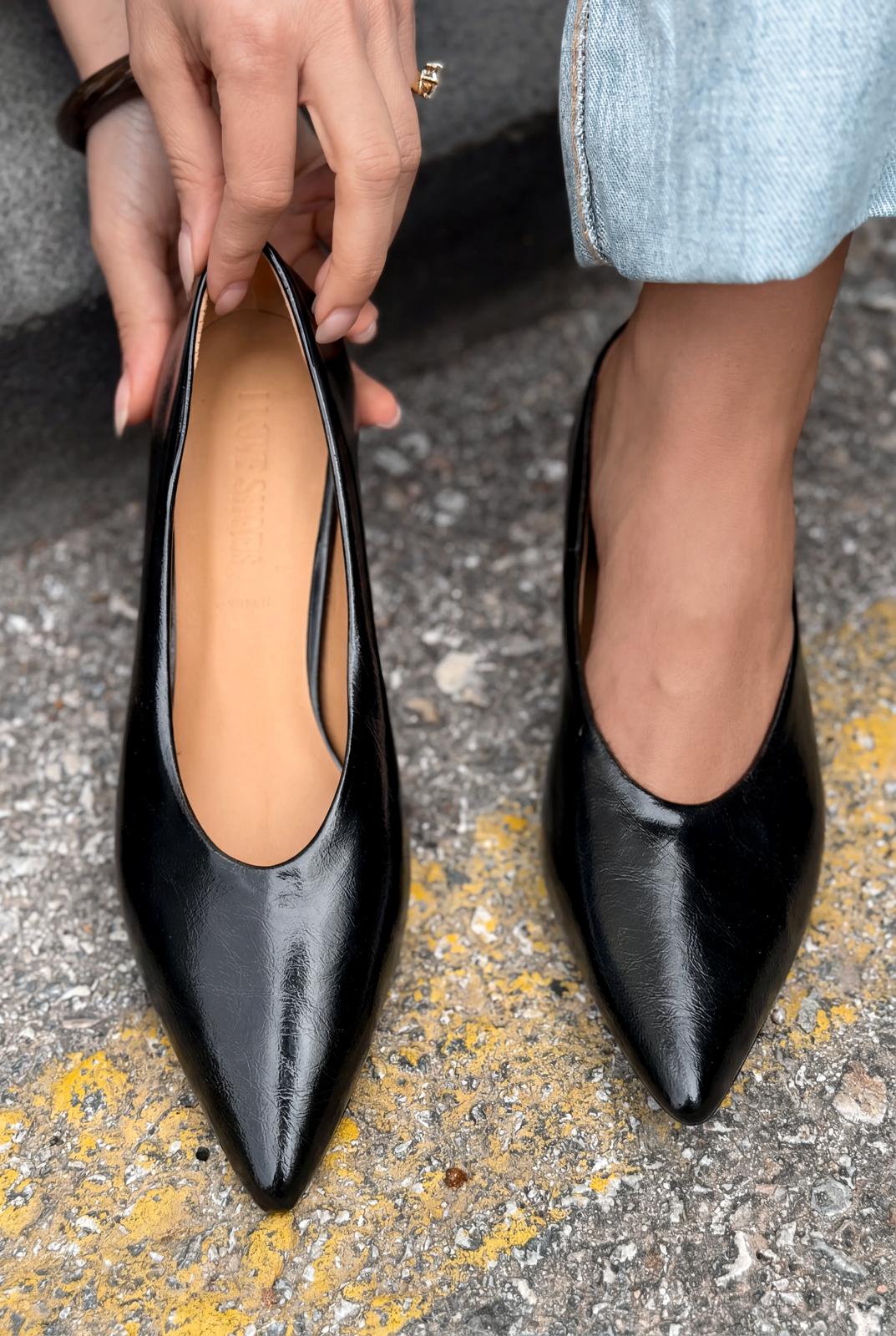 Seranis Black Crinkled Patent Leather Stilettos