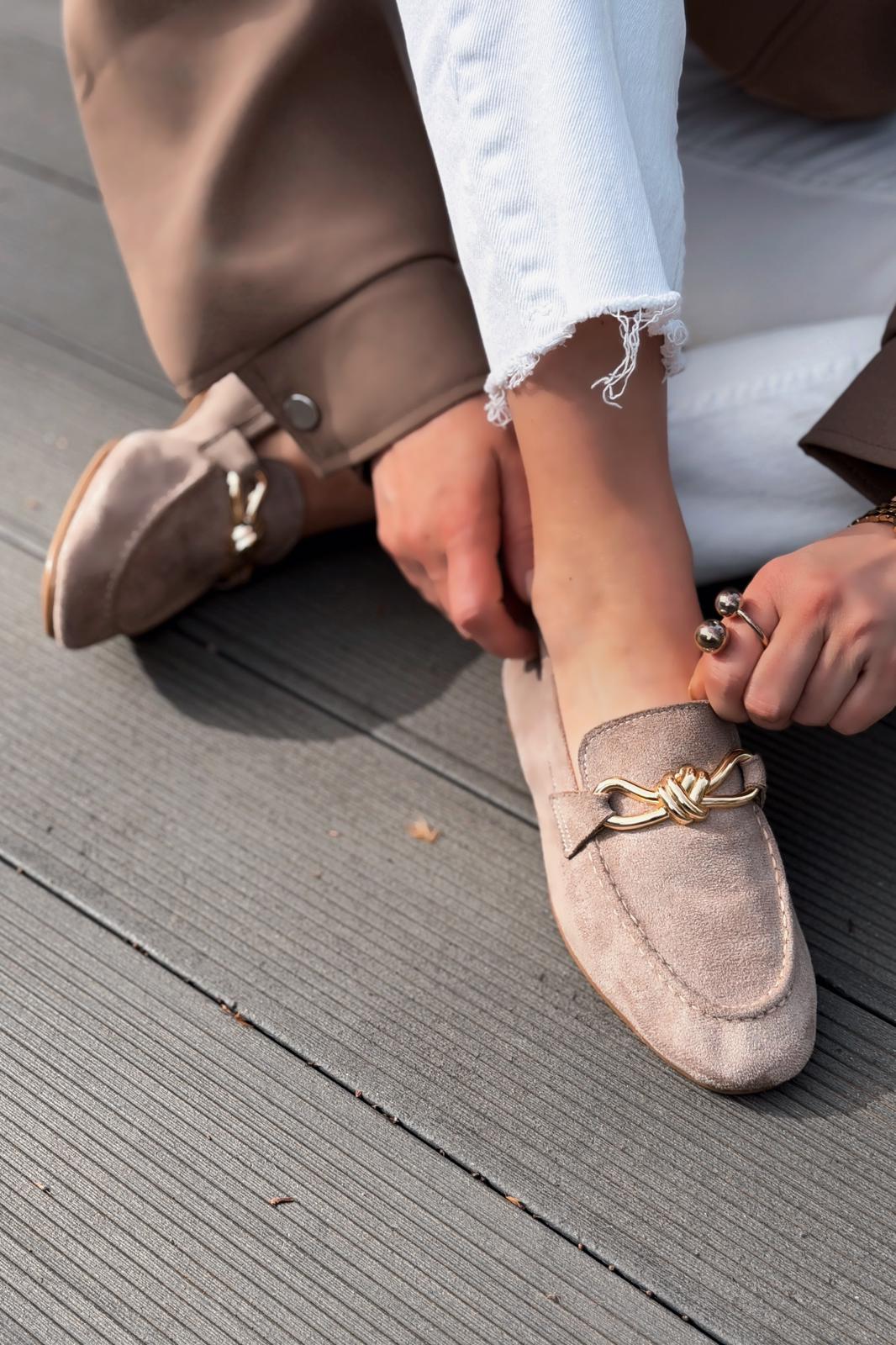 Avelis Women's Loafers Beige Suede Bow Detail