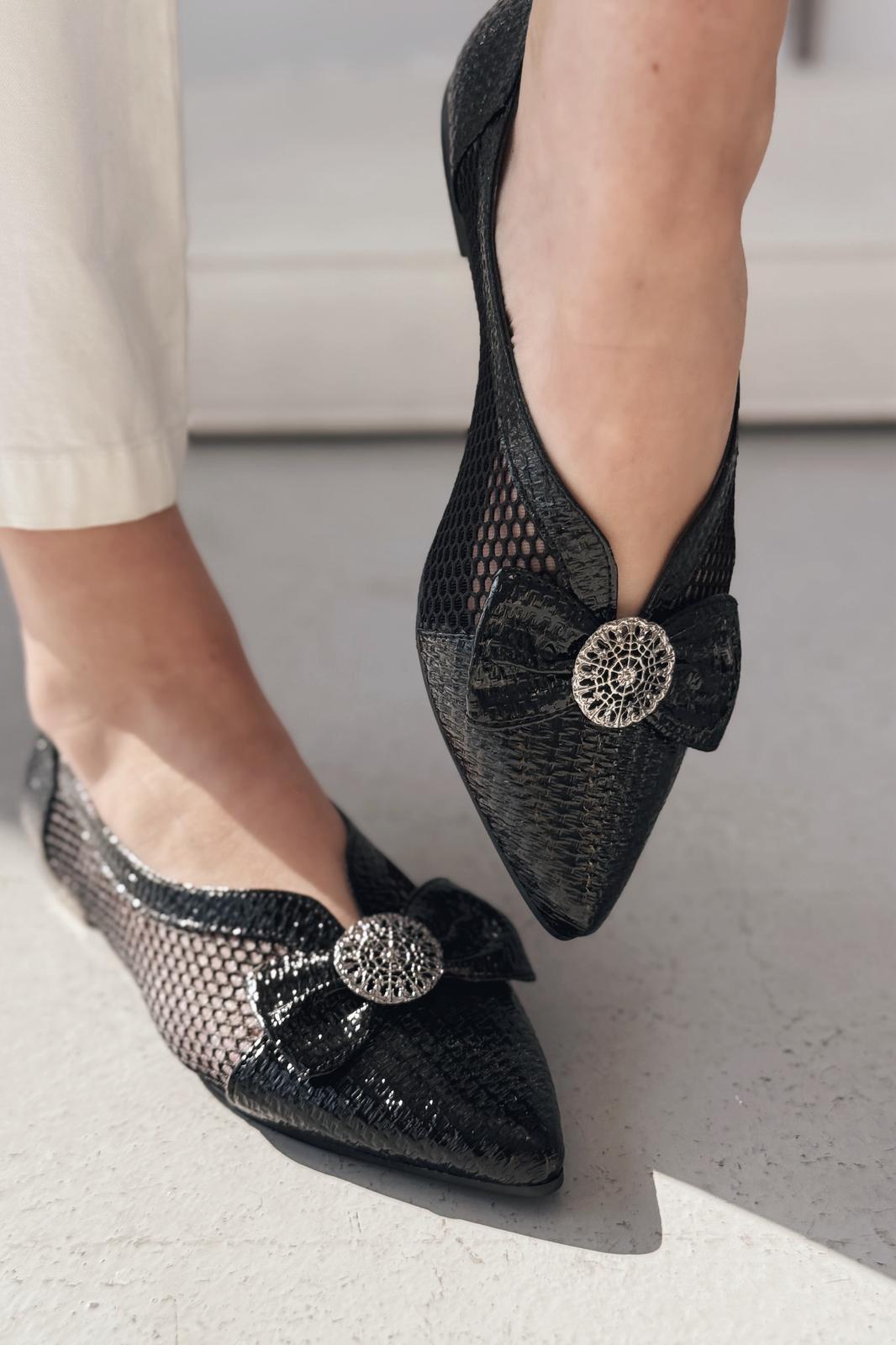 Zuneya Black Patent Faux Leather Bow Detail Women's Mesh Flats