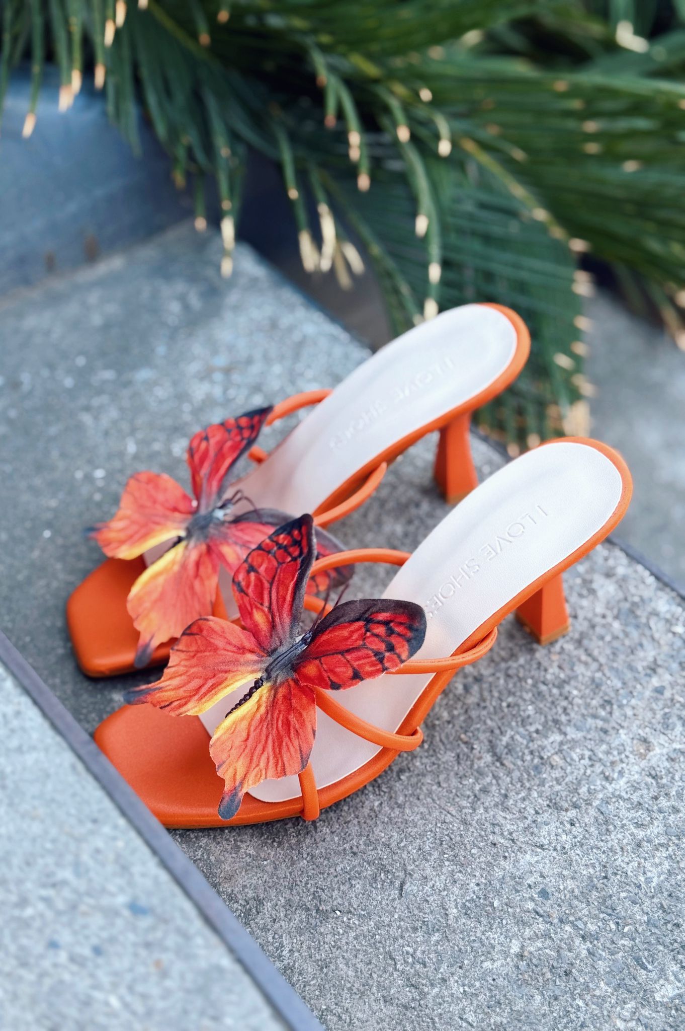 Haxsed Orange Faux Leather Women's Pumps