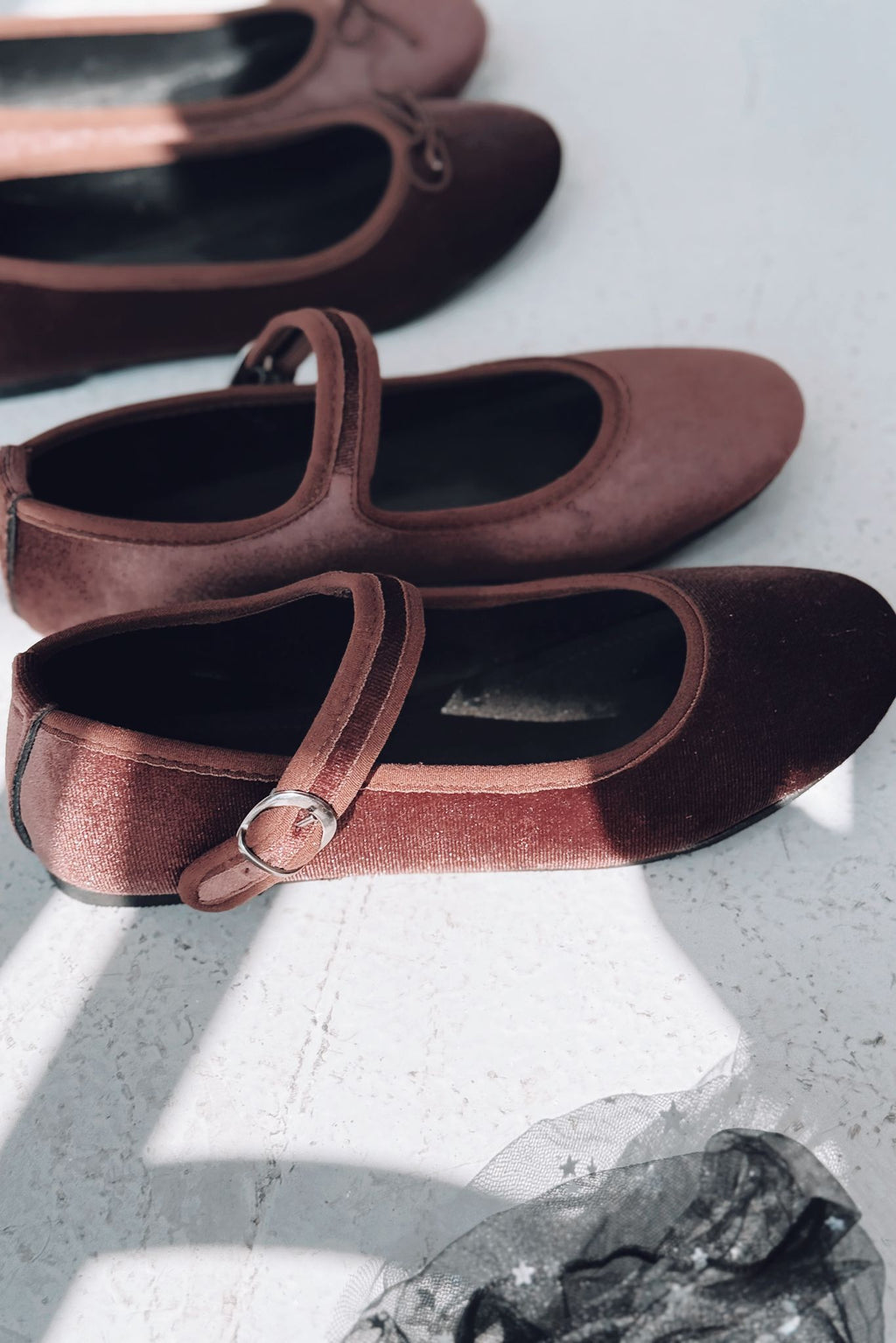 Vosinta Dark Brown Velvet Women's Mary Jane Flats