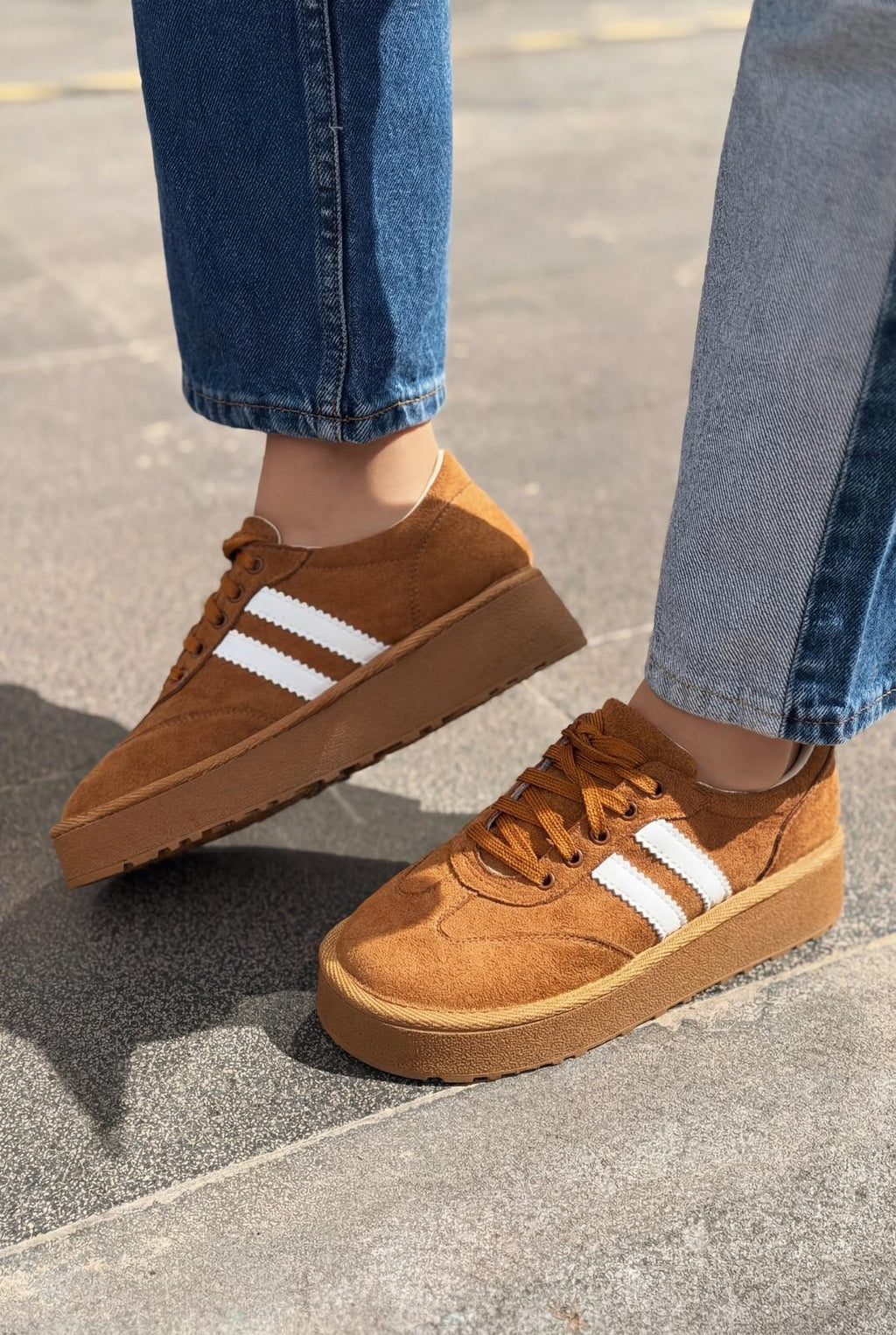 Vireo Taupe Suede Women's Sneakers