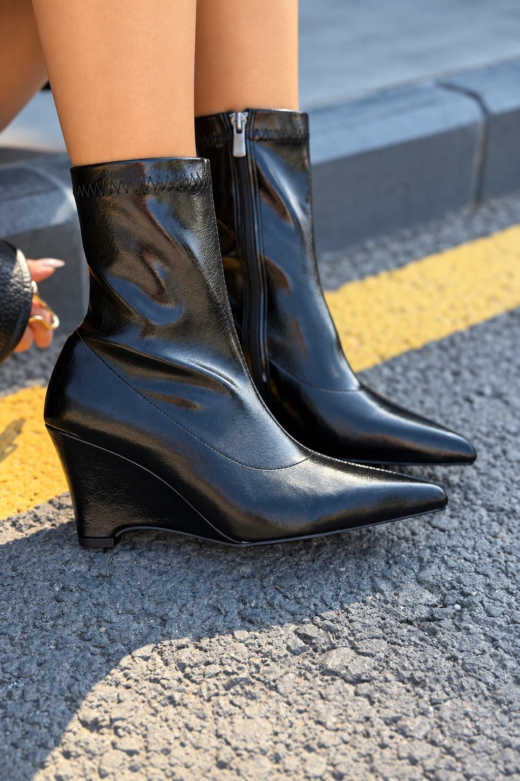 BOOTIES